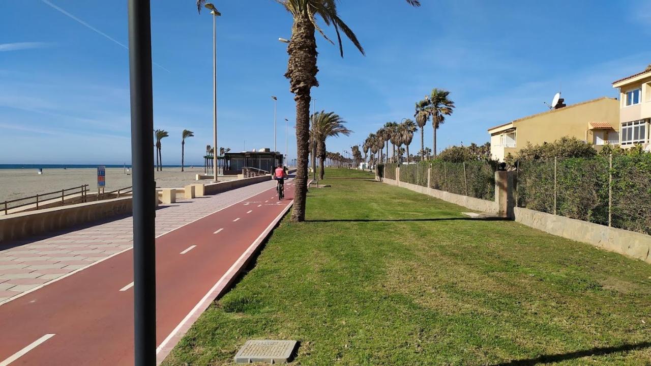 Coqueto Apartamento Con Terraza En La Playa Roquetas de Mar Exterior foto